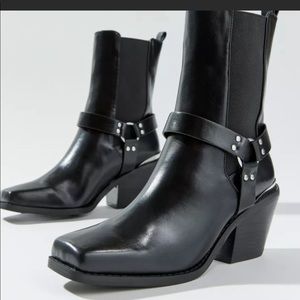 COPY - Urban Outfitter Square Toe Boots